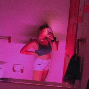 Meet your Posher, Adrianna